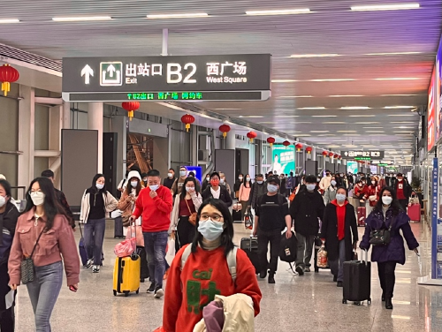 春运前20天深圳铁路到发旅客672.2万人次，明后两天将迎春节返程高峰