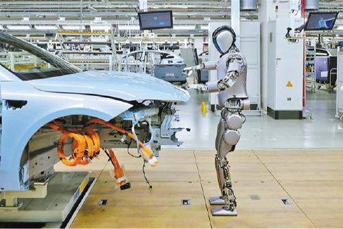 优必选首席品牌官谭旻：工业版人形机器人已在生产线上“打工”