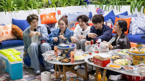 《中餐厅》非洲过端午，黄晓明带队街头摆摊卖粽子